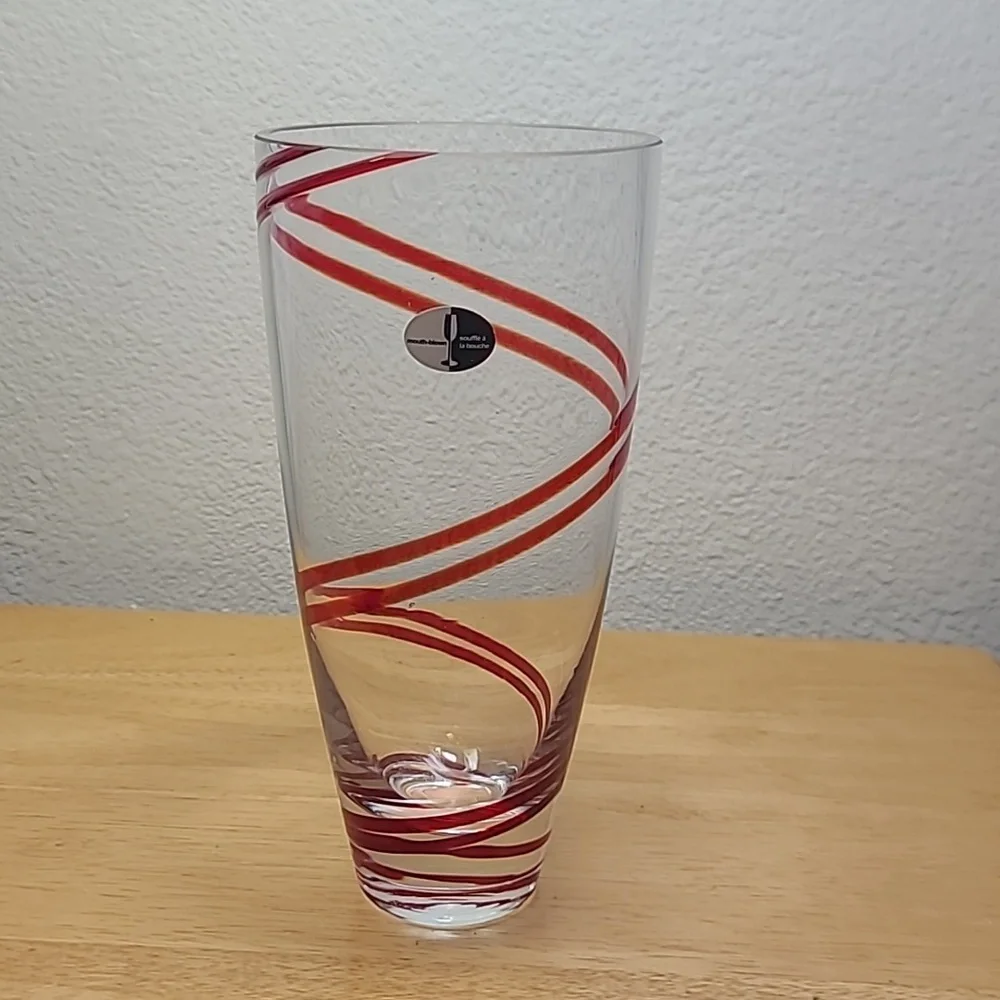 Mouth Blown Double Red Swirline Hand Blown Glass Vase